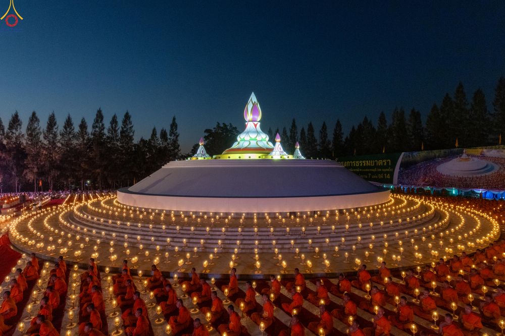 ภาพ No.292168:วันที่ 10 มกราคม พ.ศ. 2569 พิธีจุดประทีปถวายเป็นพุทธบูชา และบูชาธรรมมหาปูชนียาจารย์  ณ อนุสรณ์สถานคลองบางนางแท่น อ.สามพราน จ.นครปฐม ในโครงการธรรมยาตรา กตัญญูบูชา มหาปูชนียาจารย์ พระมงคลเทพมุนี(สด จนฺทสโร) พระผู้ปราบมาร อนุสรณ์สถาน 7 แห่ง ปีที่ 14