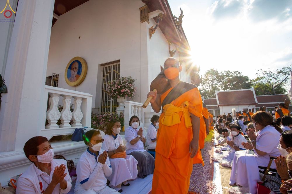 ภาพ No.72478:พิธีต้อนรับพระธรรมยาตรา ในโครงการธรรมยาตรากตัญญูบูชา มหาปูชนียาจารย์ พระมงคลเทพมุนี(สด จนฺทสโร) พระผู้ปราบมาร อนุสรณ์สถาน 7 แห่ง ปีที่ 11 วันที่ 18 มกราคม พ.ศ. 2566 ณ อนุสรณ์สถานลำดับที่ 4 สถานที่เกิดด้วยกายธรรม วัดโบสถ์ (บน) บางคูเวียง อ.บางกรวย จ.นนทบุ