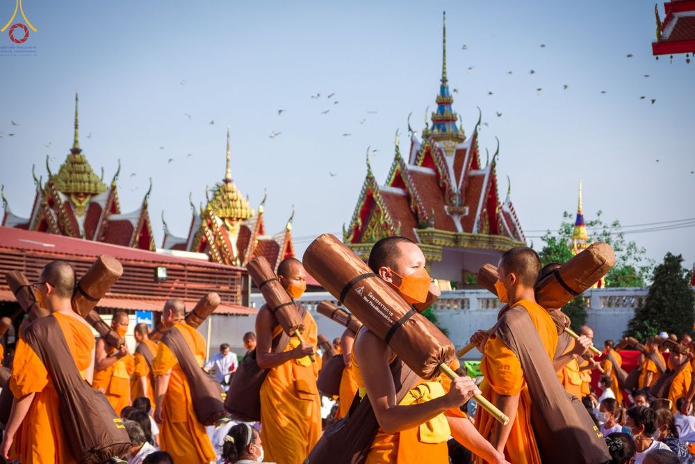 ภาพ No.72300:พิธีต้อนรับพระธรรมยาตรา ในโครงการธรรมยาตรากตัญญูบูชา มหาปูชนียาจารย์ พระมงคลเทพมุนี(สด จนฺทสโร) พระผู้ปราบมาร อนุสรณ์สถาน 7 แห่ง ปีที่ 11 วันที่ 18 มกราคม พ.ศ. 2566 ณ อนุสรณ์สถานลำดับที่ 4 สถานที่เกิดด้วยกายธรรม วัดโบสถ์ (บน) บางคูเวียง อ.บางกรวย จ.นนทบุ