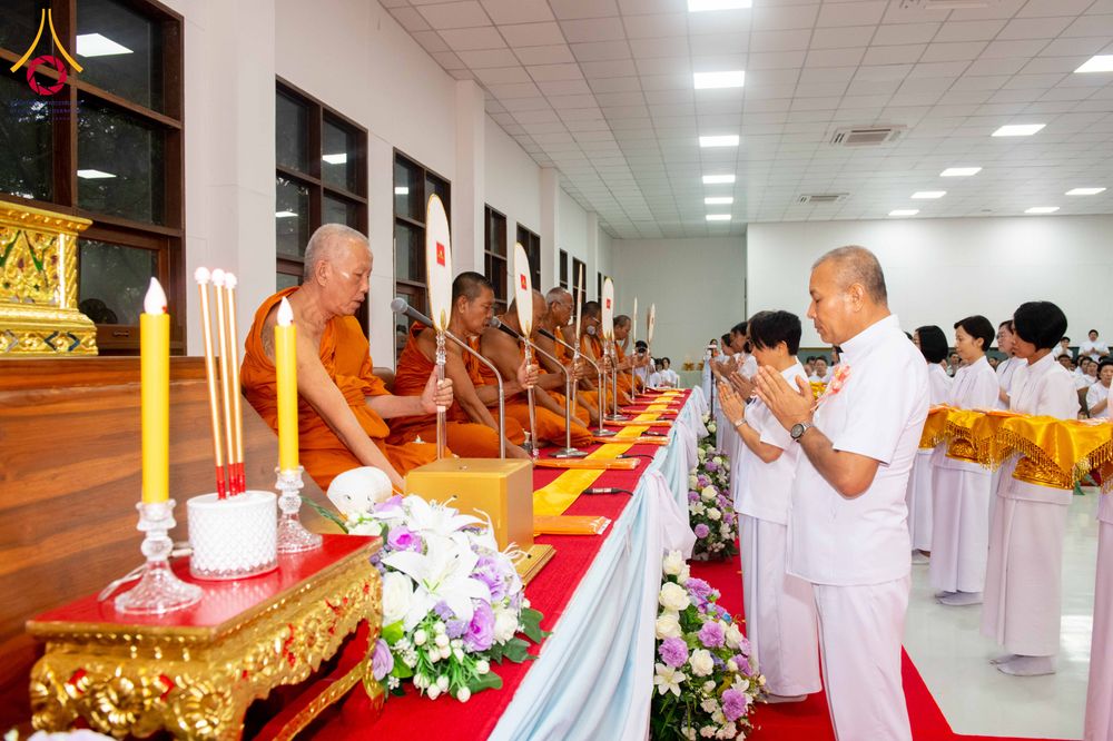 ภาพ No.316248:วันเสาร์ที่ 28 มีนาคม พ.ศ. 2569 พิธีบำเพ็ญกุศล คุณพ่อณรงค์ จินตมากุล  สิริอายุ 99 ปี 11 เดือน โยมบิดา พระครูปลัดรัตนวีรวัฒน์ (รังสฤษดิ์ อิทฺธิจินตโก) ที่ปรึกษาเจ้าคณะจังหวัดปทุมธานี เจ้าอาวาสวัดพระธรรมกาย  ณ ห้องปลูกศรัทธา 2 วัดพระธรรมกาย ปทุมธานี