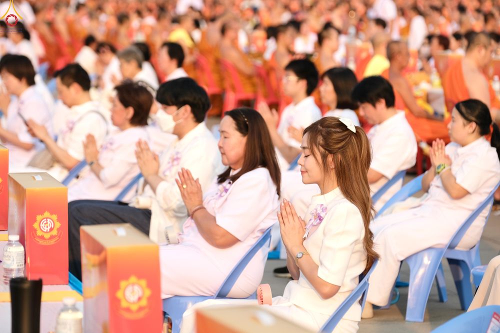 ภาพ No.324677:วันที่ 22 เมษายน พ.ศ.2569 (วันคุ้มครองโลก) บรรยากาศสาธุชน ในงานถวายมหาสังฆทาน 40,000 กว่าวัดทั่วประเทศ ณ ลานธรรม วัดพระธรรมกาย