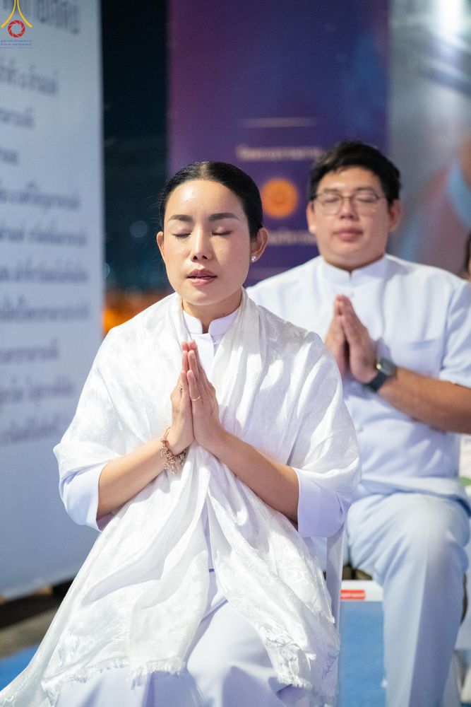 ภาพ No.280356:วันที่ 31 ธันวาคม พ.ศ.2568 -วันที่ 1 มกราคม พ.ศ.2569 พิธีฉลองชัยสวดมนต์บทธัมมจักกับปปวัตนสูตร ครบ 8,000,000,000 จบ , พิธีสวดมนต์ข้ามปี ณ วัดพระธรรมกาย