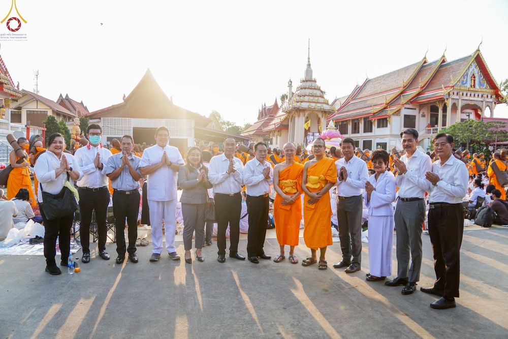 ภาพ No.72393:พิธีต้อนรับพระธรรมยาตรา ในโครงการธรรมยาตรากตัญญูบูชา มหาปูชนียาจารย์ พระมงคลเทพมุนี(สด จนฺทสโร) พระผู้ปราบมาร อนุสรณ์สถาน 7 แห่ง ปีที่ 11 วันที่ 18 มกราคม พ.ศ. 2566 ณ อนุสรณ์สถานลำดับที่ 4 สถานที่เกิดด้วยกายธรรม วัดโบสถ์ (บน) บางคูเวียง อ.บางกรวย จ.นนทบุ