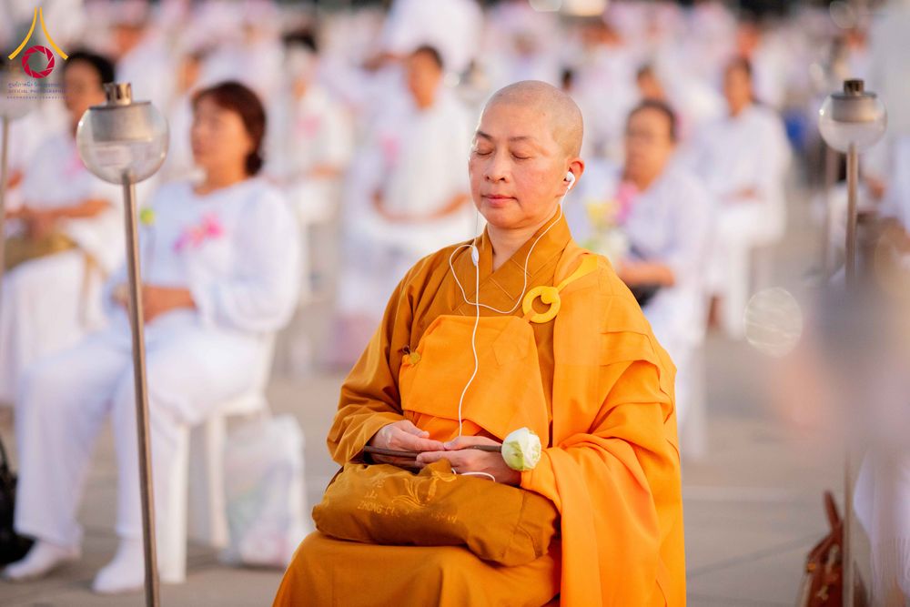 ภาพ No.312163:วันอังคารที่ 3 มีนาคม พ.ศ.2569 พิธีเวียนประทักษิณและจุดมาฆประทีป ณ ลานธรรมพระมหาธรรมกายเจดีย์ วัดพระธรรมกาย