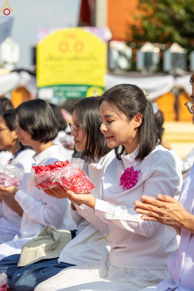 ภาพ No.290406:วันที่ 7 มกราคม พ.ศ. 2569 พิธีต้อนรับพระธรรมยาตรา ณ อนุสรณ์สถานลำดับที่ 2  สถานที่ตั้งมโนปณิธานบวชตลอดชีวิต อนุสรณ์สถานคลองบางนางแท่น (ภาพชุดที่ 2) อ.สามพราน จ.นครปฐม ในโครงการธรรมยาตรา กตัญญูบูชา มหาปูชนียาจารย์ พระมงคลเทพมุนี(สด จนฺทสโร) พระผู้ปราบมาร 