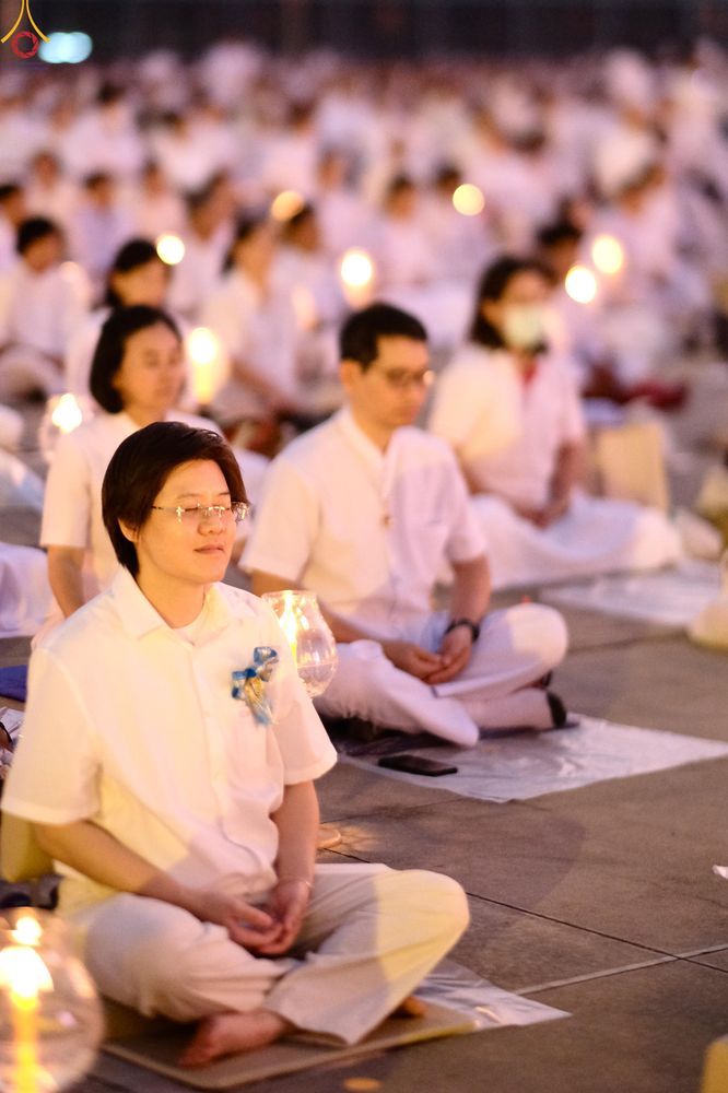 ภาพ No.307990:วันที่ 31 มกราคม พ.ศ. 2569 พิธีจุดประทีปธรรมถวายเป็นพุทธบูชา  และบูชาธรรมมหาปูชนียาจารย์ (ภาพชุดที่ 3) ณ วัดพระธรรมกาย ปทุมธานี ในโครงการธรรมยาตรา กตัญญูบูชา มหาปูชนียาจารย์ พระมงคลเทพมุนี(สด จนฺทสโร) พระผู้ปราบมาร อนุสรณ์สถาน 7 แห่ง ปีที่ 14