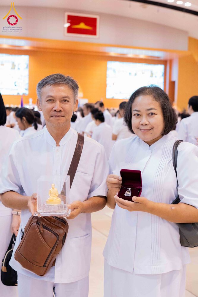 ภาพ No.338115:วันอาทิตย์ต้นเดือน 5 กรกฎาคม พ.ศ.2569 สัมมนาพิเศษ พิธีมอบพระของขวัญ ณ ห้องแก้วสารพัด1 วัดพระธรรมกาย