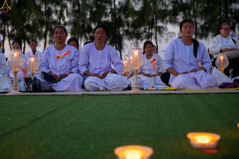 ภาพ No.302243:วันที่ 23 มกราคม พ.ศ. 2569 พิธีจุดประทีปธรรมถวายเป็นพุทธบูชา (ภาพชุดที่ 2) และบูชาธรรมมหาปูชนียาจารย์  ณ อนุสรณ์สถานลำดับที่ 5 สถานที่เผยแผ่วิชชาธรรมกายครั้งแรก อนุสรณ์สถานบางปลา วัดบางปลา อำเภอบางเลน จังหวัดนครปฐม ในโครงการธรรมยาตรา กตัญญูบูชา มหาปูชนีย