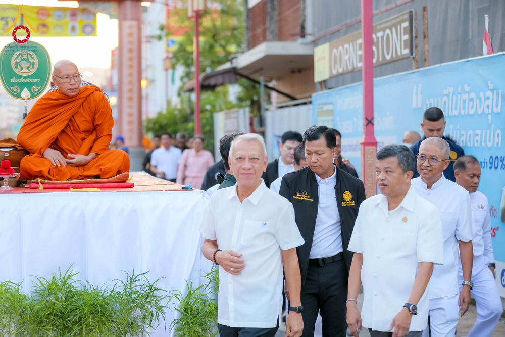 ภาพ No.313839:วันอาทิตย์ที่ 14 มีนาคม พ.ศ. 2569 ทำบุญเมืองหาดใหญ่ตักบาตรพระ 1,109 รูป เติมบุญใหญ่ หลังวิกฤตมหาอุทกภัย ณ ซุ้มประตูไชน่าทาวน์ ถนนศุภสารรังสรรค์ อ.หาดใหญ่ จ.สงขลา