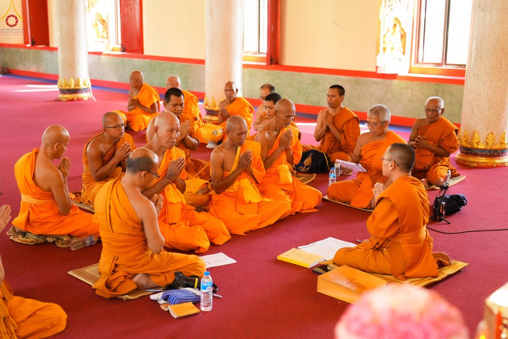 ภาพ No.280456:วันที่ 4 ธันวาคม พ.ศ. 2568 พิธีอุปสมบทหมู่ ในโครงการบวชบูชาธรรมมหาปูชนียาจารย์ 4 วัด ในจังหวัดบุรีรัมย์