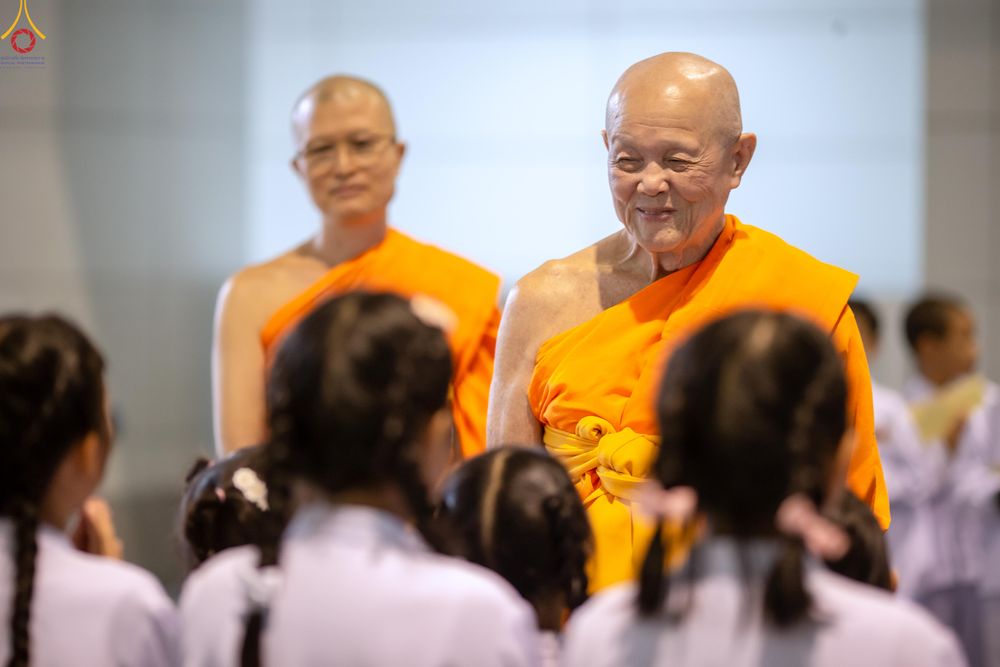 ภาพ No.327989:วันอาทิตย์ต้นเดือนที่ 3 พฤษภาคม พ.ศ.2569 พิธีบูชาข้าวพระ ณ วัดพระธรรมกาย