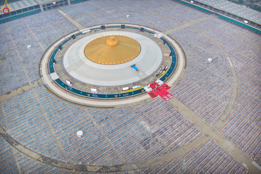 ภาพ No.324100:วันที่ 22 เมษายน พ.ศ.2569 (วันคุ้มครองโลก) พิธีถวายมหาสังฆทาน 40,000 กว่าวัดทั่วประเทศ ณ ลานธรรม พระมหาธรรมกายเจดีย์ วัดพระธรรมกาย