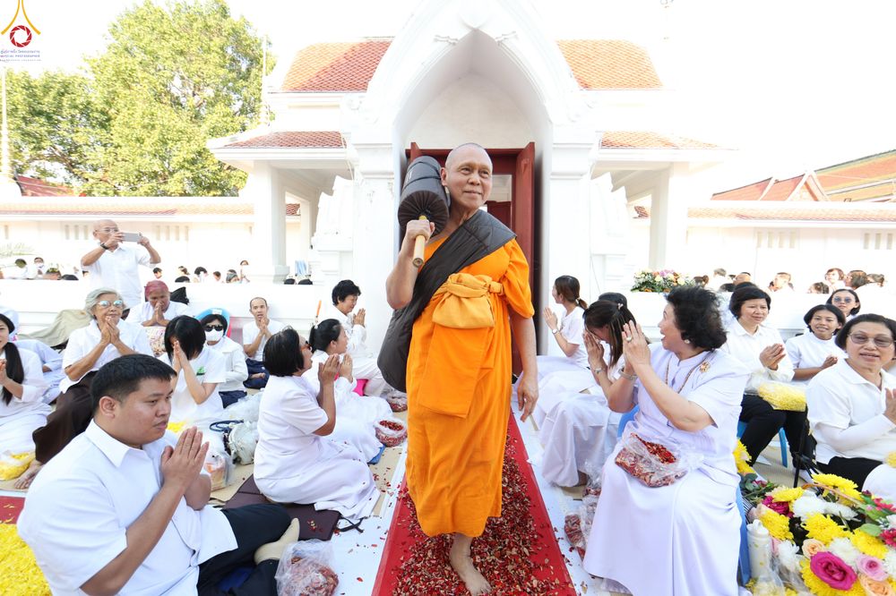 ภาพ No.295235:วันที่ 16 มกราคม พ.ศ. 2569 พิธีต้อนรับพระธรรมยาตรา อนุสรณ์สถานลำดับที่ 4 (ภาพชุดที่ 2) สถานที่เกิดด้วยกายธรรม ณ วัดโบสถ์บน ต.บางคูเวียง จ.นนทบุรี ในโครงการธรรมยาตรา กตัญญูบูชา มหาปูชนียาจารย์ พระมงคลเทพมุนี(สด จนฺทสโร) พระผู้ปราบมาร อนุสรณ์สถาน 7 แห่ง ปี