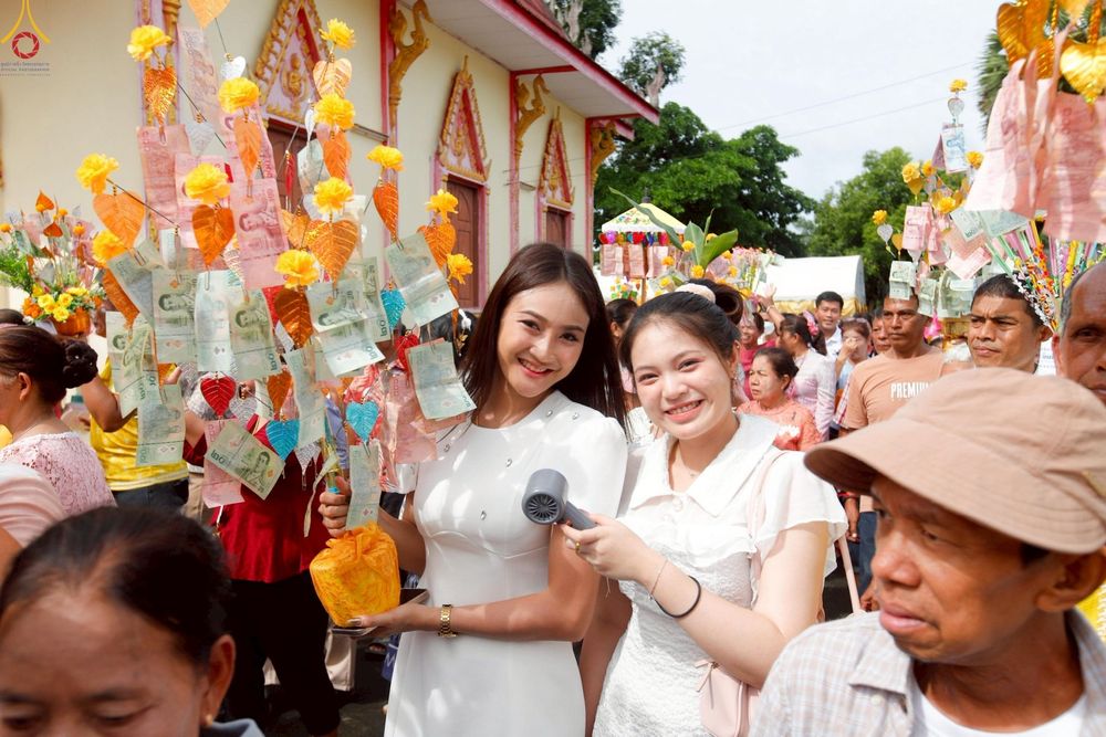 ภาพ No.262528:วันที่ 21 ตุลาคม พ.ศ. 2568 พิธีทอดกฐินสามัคคีทั่วไทย 30,000 วัด โดยคณะศิษยานุศิษย์ บูชาธรรม 81 ปี หลวงพ่อธัมมชโย ณ วัดต้นไทร ต.บางขัน อ.บางขัน จ.นครศรีธรรมราช