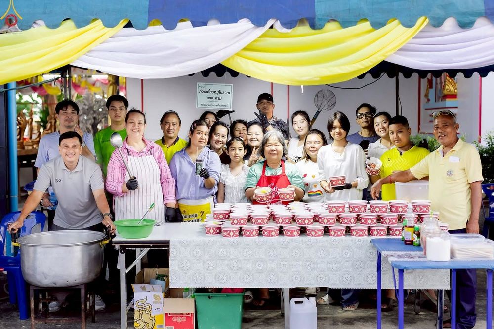 ภาพ No.260136:วันที่ 19 ตุลาคม พ.ศ. 2568 พิธีทอดกฐินสามัคคีทั่วไทย 30,000 วัด โดยคณะศิษยานุศิษย์ บูชาธรรม 81 ปี หลวงพ่อธัมมชโย ณ วัดราษฎร์นิมิตศรัทธาธรรม(หนองปรือ) อ.บางพลี จ.สมุทรปราการ