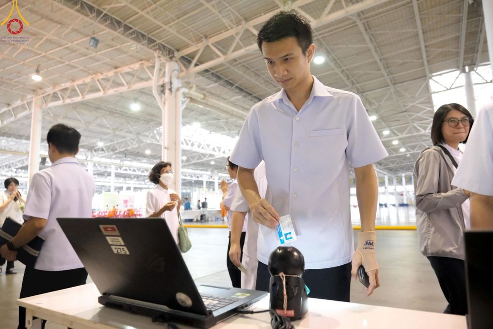 ภาพ No.212561:วันพฤหัสบดีที่ 20 มีนาคม พ.ศ. 2568 การประชุม 3 อาศรม วัดพระธรรมกาย เพื่องาน 22 เมษายน วันคุ้มครองโลก ถวายมหาสังฆทาน 40,000 กว่าวัดทั่วประเทศ
