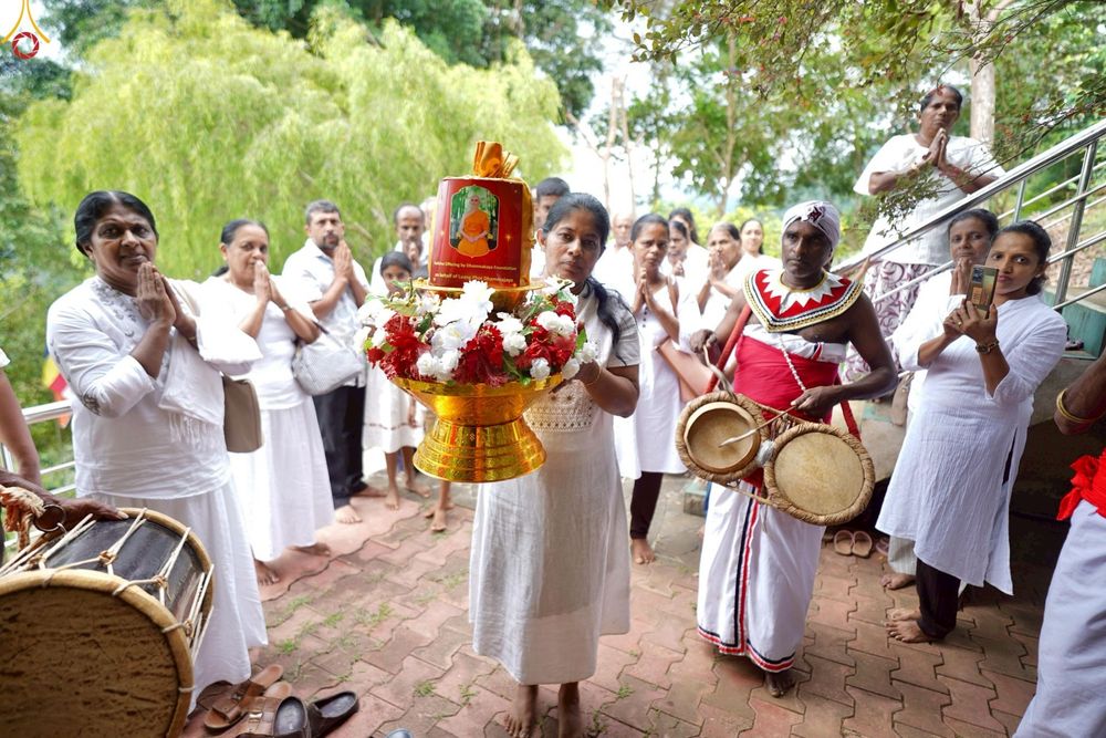 ภาพ No.264884:วันที่ 19 ตุลาคม พ.ศ. 2568 กฐินสมทบต่างประเทศ บูชาธรรม 81 ปี  หลวงพ่อธัมมชโย วัดพระธรรมกาย  ณ วัดอนุรุทธะ อารานะ ประเทศศรีลังกา 