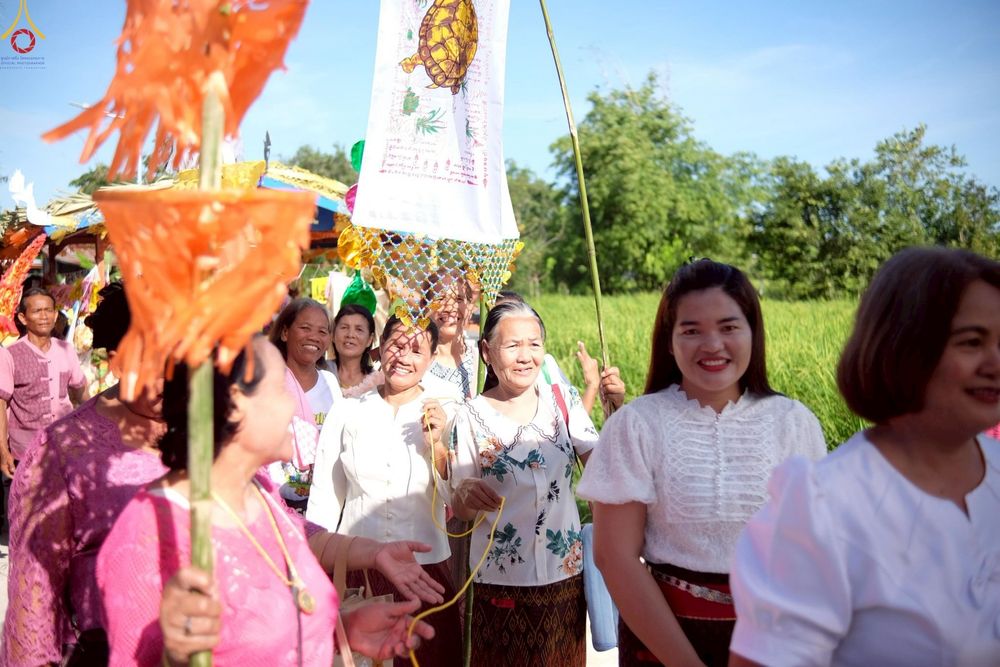 ภาพ No.259081:วันที่ 18 ตุลาคม พ.ศ. 2568 พิธีทอดกฐินสามัคคีทั่วไทย 30,000 วัด โดยคณะศิษยานุศิษย์ บูชาธรรม 81 ปี หลวงพ่อธัมมชโย ณ วัดสว่างอารมณ์  อ.แคนดง จ.บุรีรัมย์