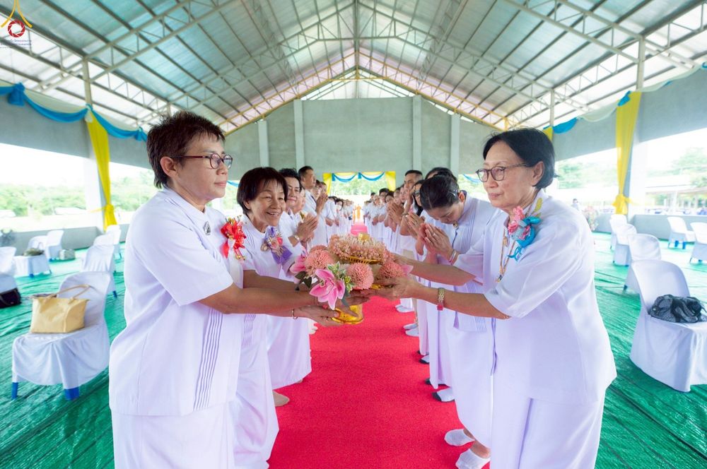 ภาพ No.255223:วันที่ 12 ตุลาคม พ.ศ. 2568 พิธีอัญเชิญพระบรมสารีริกธาตุและบรรจุ ลงในพระเกตุพระประธาน , พิธีทอดกฐินสามัคคีทั่วไทย 30,000 วัด โดยคณะศิษยานุศิษย์ วัดพระธรรมกาย  บูชาธรรม 81 ปี หลวงพ่อธัมมชโย ณ ธุดงคสถานเขาย้อย จ.เพชรบุรี