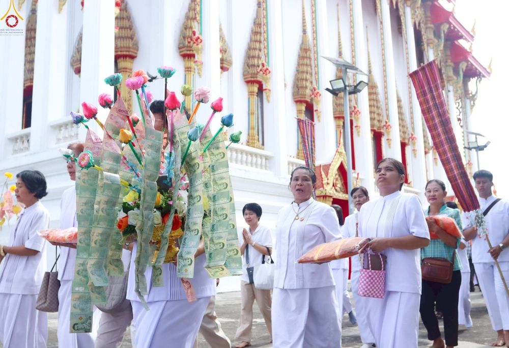 ภาพ No.250377:วันพุธที่ 8 ตุลาคม พ.ศ. 2568 พิธีทอดกฐินสามัคคีทั่วไทย 30,000 วัด โดยคณะศิษยานุศิษย์ บูชาธรรม 81 ปี หลวงพ่อธัมมชโย ณ วัดรางกำหยาด อ.บางเลน จ.นครปฐม