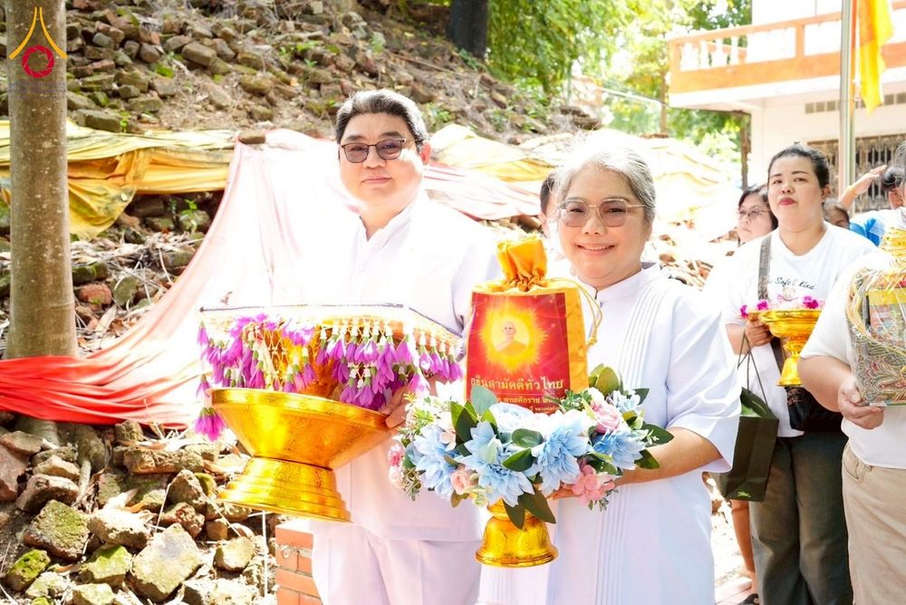 ภาพ No.273863:วันที่ 26 ตุลาคม พ.ศ. 2568 พิธีทอดกฐินสามัคคีทั่วไทย วัดหลวง(ประชาบูรณะ) อ.นครชัยศรี จ.นครปฐม โดยคณะศิษยานุศิษย์ บูชาธรรม 81 ปี หลวงพ่อธัมมชโย