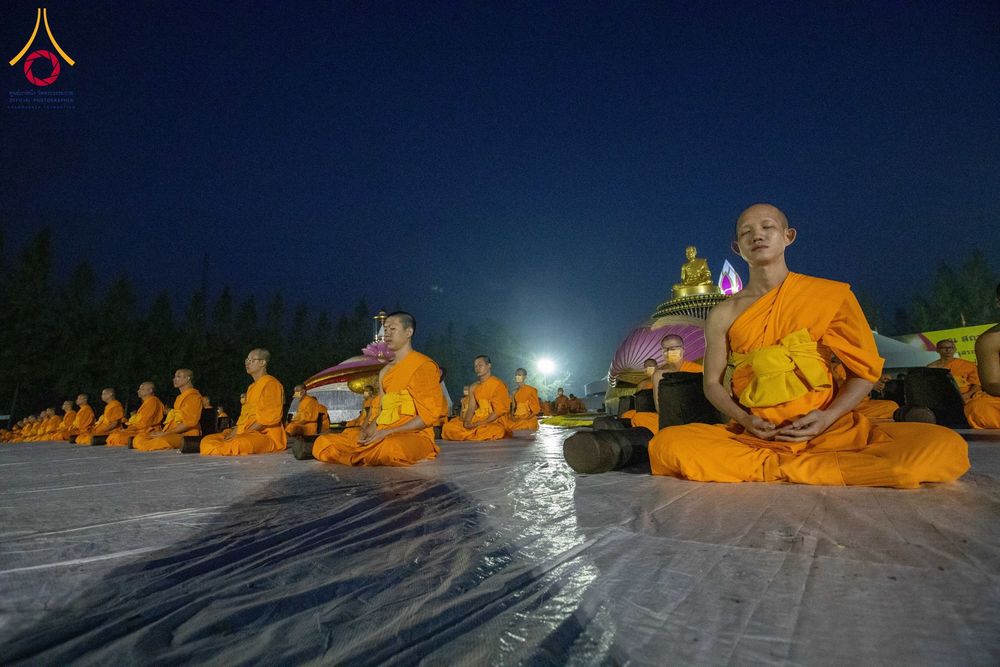 ภาพ No.191644:พระธรรมยาตราปฏิบัติธรรม และถ่ายภาพหมู่ประวัติศาสตร์ ณ อนุสรณ์สถานคลองบางนางแท่น อ.สามพราน จ.นครปฐม ในโครงการธรรมยาตรา กตัญญูบูชา มหาปูชนียาจารย์ พระมงคลเทพมุนี(สด จนฺทสโร) พระผู้ปราบมาร อนุสรณ์สถาน 7 แห่ง ปีที่ 13 วันที่ 8 มกราคม พ.ศ. 2568