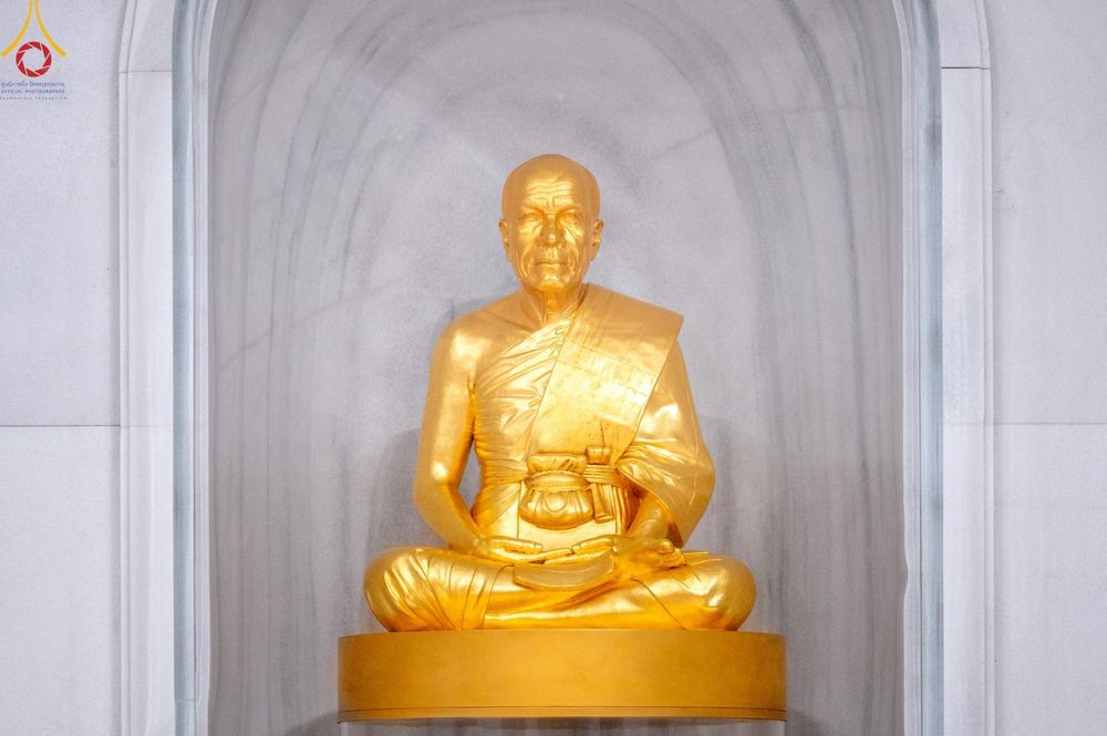 ภาพ No.189155:พระธรรมยาตราปฏิบัติธรรม และถ่ายภาพหมู่ประวัติศาสตร์ ในโครงการธรรมยาตรา กตัญญูบูชา มหาปูชนียาจารย์ พระมงคลเทพมุนี(สด จนฺทสโร) พระผู้ปราบมาร อนุสรณ์สถาน 7 แห่ง ปีที่ 13 วันที่ 4 มกราคม พ.ศ. 2568 ณ อนุสรณ์สถานมหาวิหารพระมงคลเทพมุนี (โลตัสแลนด์) อ.สองพี่น้อง