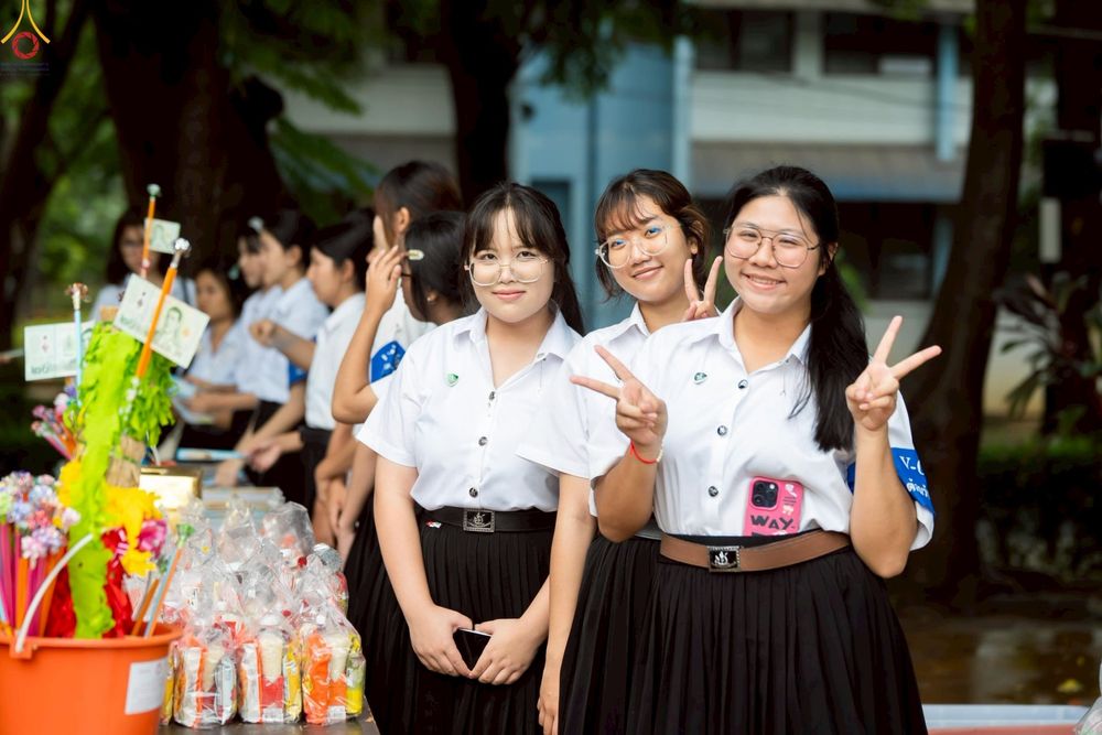 ภาพ No.243015:วันพฤหัสบดีที่ 4 กันยายน พ.ศ. 2568 เวลา 07.00-08.15 น. มหาวิทยาลัยเกษตรศาสตร์ กำแพงแสน ร่วมทำบุญตักบาตร Freshy KU85 พระสงฆ์ 85 รูป