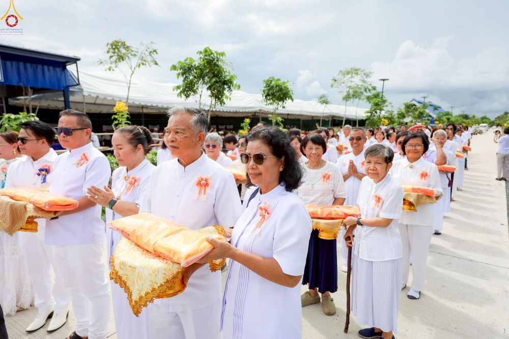 ภาพ No.272639:วันที่ 1 พฤศจิกายน พ.ศ. 2568 พิธีทอดกฐินสามัคคีทั่วไทย ณ วัดศรีวรรณวนาราม ต.คลองสาม อ.คลองหลวง จ.ปทุมธานี โดยคณะศิษยานุศิษย์ บูชาธรรม 81 ปี หลวงพ่อธัมมชโย