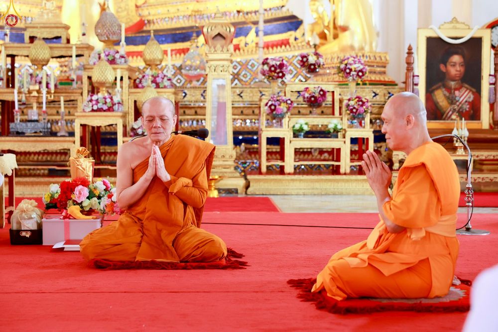 ภาพ No.261983:วันที่ 20 ตุลาคม พ.ศ. 2568 ถวายปัจจัยสมทบกฐิน ในโครงการกฐินสามัคคีทั่วไทย 30,000 วัด โดยคณะศิษยานุศิษย์ บูชาธรรม 81 ปี หลวงพ่อธัมมชโย ณ วัดมหาธาตุยุวราชรังสฤษฎิ์ราชวรมหาวิหาร เขตพระนคร กรุงเทพมหานครฯ