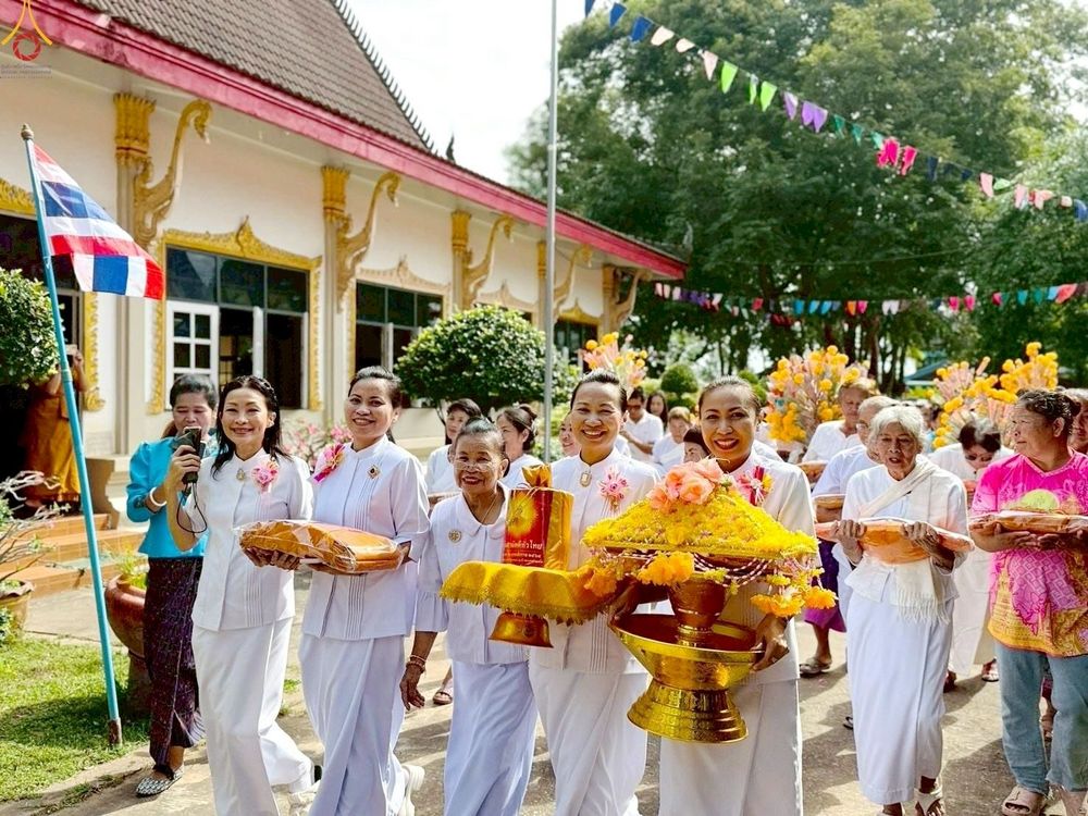 ภาพ No.270113:วันที่ 26 ตุลาคม พ.ศ. 2568 พิธีทอดกฐินสามัคคีทั่วไทย ณ วัดสระเกษ ต.หนองแวง อ.สมเด็จ จ.กาฬสินธุ์ โดยคณะศิษยานุศิษย์ บูชาธรรม 81 ปี หลวงพ่อธัมมชโย