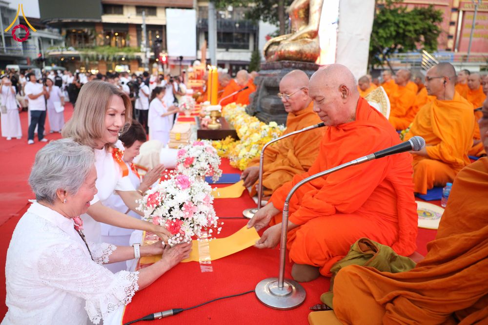 ภาพ No.312510:วันอาทิตย์ที่ 8 มีนาคม พ.ศ.2569 ทำบุญเมืองนครราชสีมา 558 ปี ตักบาตรพระ 10,000 รูป