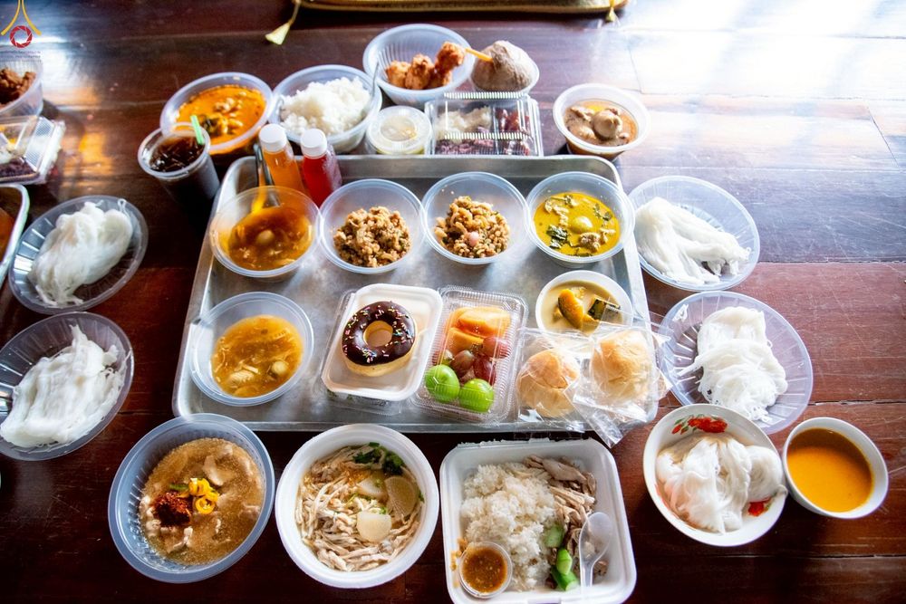 ภาพ No.253315:วันที่ 12 ตุลาคม พ.ศ. 2568 พิธีทอดกฐินสามัคคีทั่วไทย 30,000 วัด โดยคณะศิษยานุศิษย์ บูชาธรรม 81 ปี หลวงพ่อธัมมชโย ณ วัดกลางทุ่ง อ.มหาราช จ.พระนครศรีอยุธยา