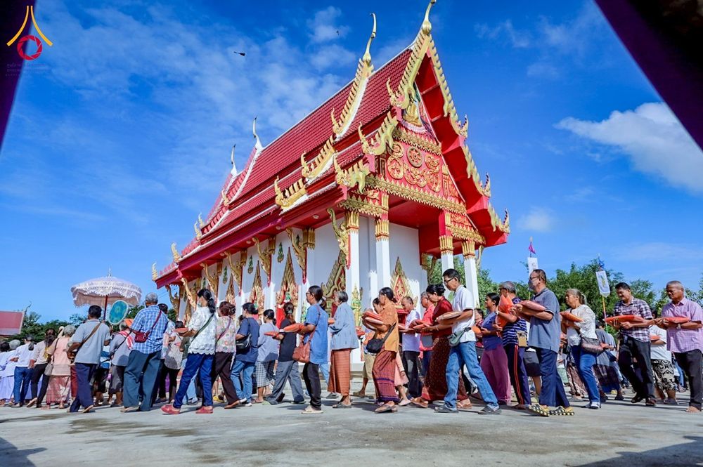 ภาพ No.275389:วันที่ 5 พฤศจิกายน พ.ศ. 2568 พิธีทอดกฐินสามัคคีทั่วไทย ณ วัดหนองสระแก ต.บึงกอก อ.บางระกำ จ.พิษณุโลก โดยคณะศิษยานุศิษย์ บูชาธรรม 81 ปี หลวงพ่อธัมมชโย