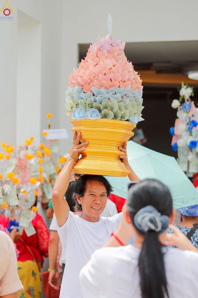 ภาพ No.260400:วันที่ 19 ตุลาคม พ.ศ. 2568 พิธีทอดกฐินสามัคคีทั่วไทย 30,000 วัด โดยคณะศิษยานุศิษย์ บูชาธรรม 81 ปี หลวงพ่อธัมมชโย ณ วัดเทพวนาราม ต.ศรีสุนทร อ.ถลาง จ.ภูเก็ต