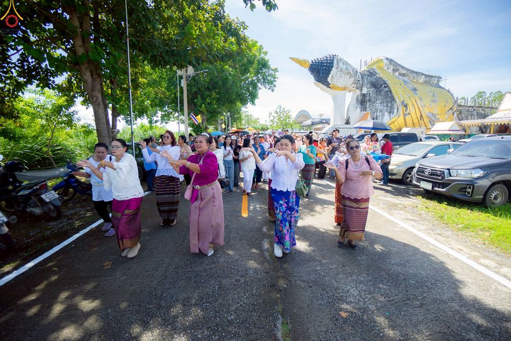 ภาพ No.257891:วันที่ 19 ตุลาคม พ.ศ. 2568 พิธีทอดกฐินสามัคคีทั่วไทย 30,000 วัด โดยคณะศิษยานุศิษย์ บูชาธรรม 81 ปี หลวงพ่อธัมมชโย ณ วัดสันติธรรมาราม ต.วังน้อย อ.วังน้อย จ.พระนครศรีอยุธยา