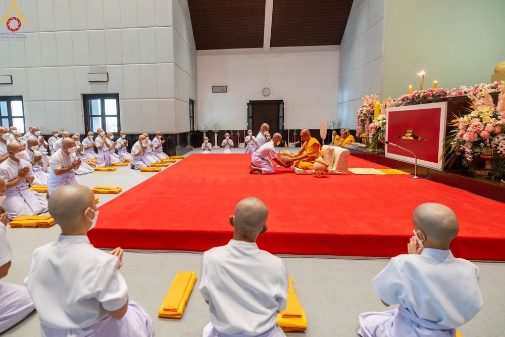 ภาพ No.84165:พิธีขอบรรพชา , พิธีขอสรณคมน์และศีล ,  พิธีรับบาตร , พิธีอุปสมบท ในโครงการบรรพชาอุปสมบทหมู่ธรรมทายาทรุ่นเข้าพรรษา และโครงการบรรพชาสามเณรโรงเรียนนานาชาติ รุ่นที่ 12 ณ โบสถ์พระไตรปิฎก วัดพระธรรมกาย วันที่ 22 กรกฎาคม พ.ศ. 2566