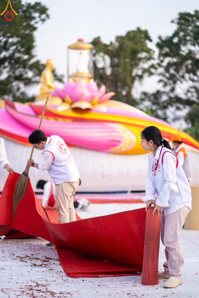 ภาพ No.112408:V.11 สามารถ การเตรียมงาน เก็บงาน การรับบุญของเจ้าหน้าที่หน่วยงานต่างๆ เพื่อโครงการธรรมยาตรา กตัญญูบูชา มหาปูชนียาจารย์ พระมงคลเทพมุนี (สด จนฺทสโร) พระผู้ปราบมาร อนุสรณ์สถาน 7 แห่ง ปีที่ 12 ระหว่างวันที่ 2 - 31 มกราคม พ.ศ.2567