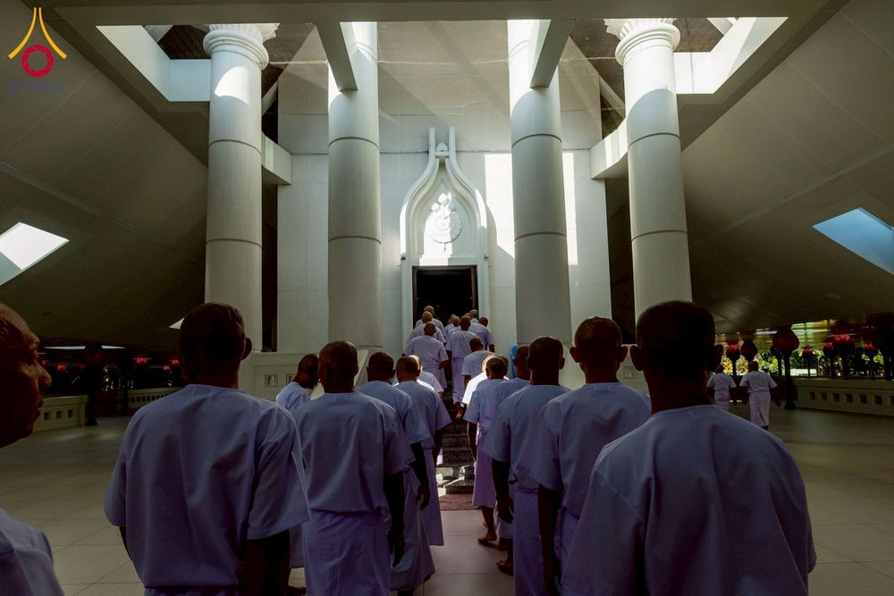 ภาพ No.277684:วันเสาร์ที่ 6 ธันวาคม พ.ศ. 2568 พิธีบรรพชาอุปสมบทและพิธีถวายบาตร โครงการอุปสมบทบูชาธรรมมหาปูชนียาจารย์ ประจำปี พ.ศ.2568 โครงการบวชพระนานาชาติ AEC และ WAB รุ่น CEO (นักบริหาร) รุ่นที่ 5 ณ มหาธรรมกายเจดีย์ วัดพระธรรมกาย