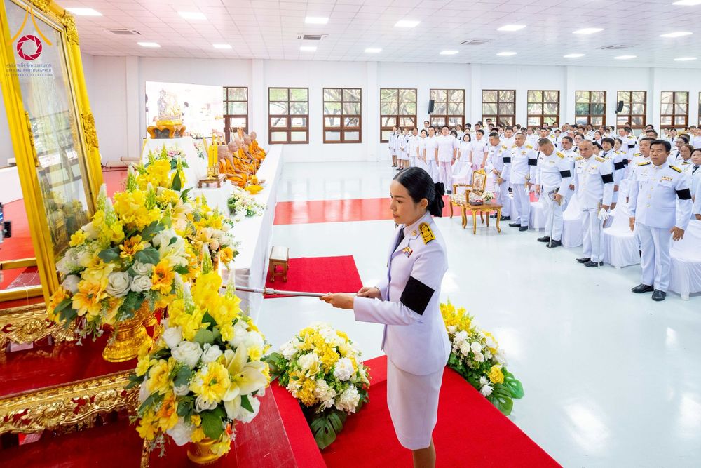 ภาพ No.275972:วันที่ 5 ธันวาคม พ.ศ. 2568 พสกนิกรอำเภอคลองหลวง พร้อมใจบำเพ็ญกุศลอุทิศถวาย “ในหลวงรัชกาลที่ 9” น้อมรำลึกในพระมหากรุณาธิคุณ เนื่องในวันคล้ายวันพระบรมราชสมภพ วันชาติ และวันพ่อแห่งชาติ ณ อาคารปลูกศรัทธา 2 วัดพระธรรมกาย อำเภอคลองหลวง จังหวัดปทุมธานี