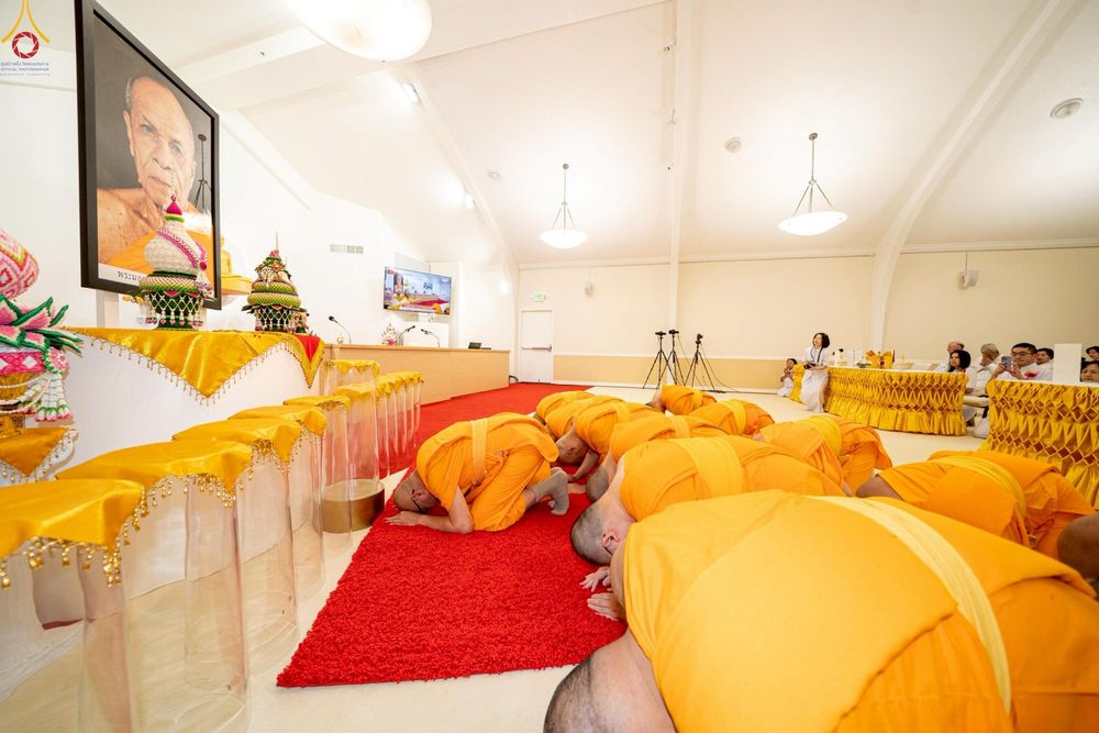ภาพ No.251998:วันที่ 9 ตุลาคม พ.ศ. 2568 วัดพระธรรมกายซีลีคอนวัลเลย์ Dhammakaya Meditation Center Silicon Vally  เมืองมอแกนฮิลล์ รัฐเคลิฟอร์เนีย สหรัฐอเมริกา  ได้จัดงาน วันคล้ายวันเกิดด้วยรูปกายเนื้อ  พระมงคลเทพมุนี ครบ 141 ปี โดยมีกำหนดการช่วงเย็น พิธีมุทิตาสักการะพระ