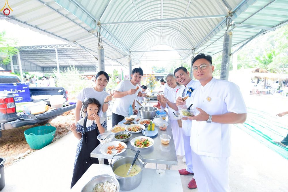 ภาพ No.271489:วันอาทิตย์ที่ 26 ตุลาคม พ.ศ. 2568 พิธีทอดกฐินสามัคคี เพื่อสร้างหอฉันและปรับปรุงอาคารสถานที่ ให้เหมาะสมในการอบรมคุณธรรมแก่เยาวชน ณ ศูนย์อบรมเยาวชนสุรินทร์