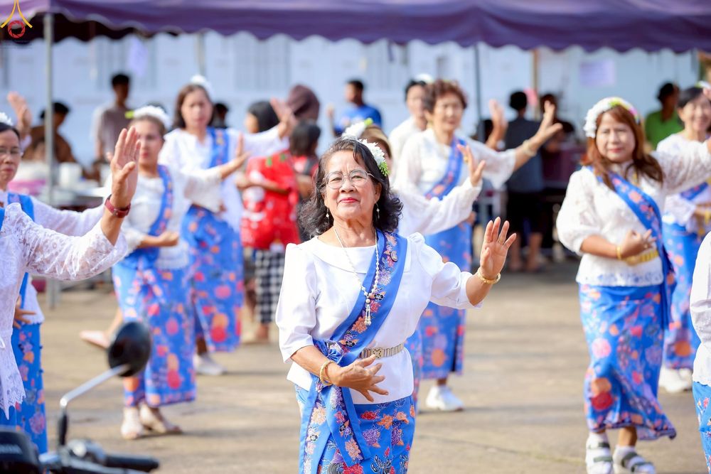 ภาพ No.258228:วันที่ 12 ตุลาคม พ.ศ. 2568 พิธีทอดกฐินสามัคคีทั่วไทย 30,000 วัด โดยคณะศิษยานุศิษย์ บูชาธรรม 81 ปี หลวงพ่อธัมมชโย ณ วัดวังทองวราราม อ.วังทอง จ.พิษณุโลก