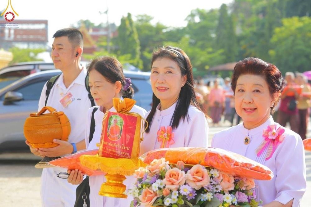 ภาพ No.166333:พิธีทอดกฐิน ณ วัดคูหาสุวรรณ จ.สุโขทัย ในโครงการกฐินสามัคคีทั่วไทย 30,000 วัด บูชาธรรม 80 ปี หลวงพ่อธัมมชโย โดยคณะศิษยานุศิษย์วัดพระธรรมกาย วันที่ 27 ตุลาคม พ.ศ. 2567