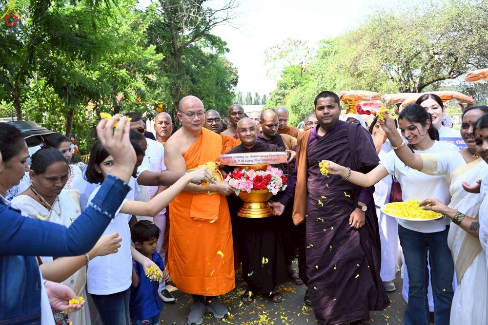 ภาพ No.263255:วันที่ 14 ตุลาคม พ.ศ. 2568 กฐินวัดถ้ำพุทธตรีรัศมี เมืองนาสิก รัฐมหาราษฎร์ ประเทศอินเดีย 