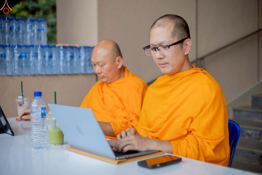 ภาพ No.243208:วันที่ 23-31 สิงหาคม พ.ศ. 2568 เจ้าหน้าที่ทุกสถานะ ทุ่มเทจัดงาน สัมมนารวมใจผู้นำบุญ เพื่องานกฐินสามัคคีทั่วไทย 30,000 วัด บูชาธรรม 81 ปี หลวงพ่อธัมมชโย