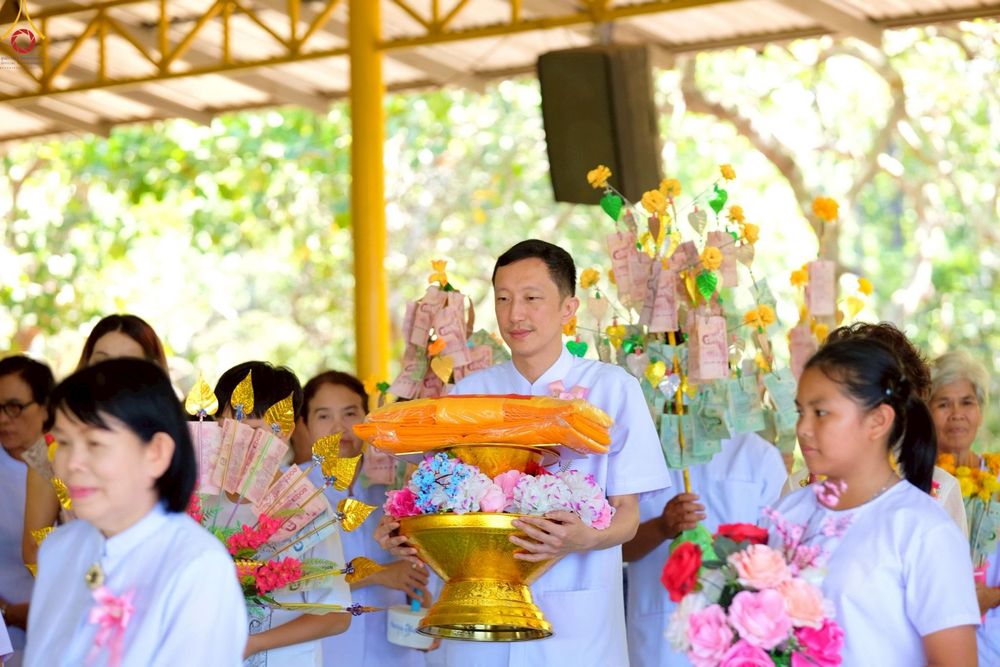 ภาพ No.250795:วันพุธที่ 8 ตุลาคม พ.ศ. 2568 พิธีทอดกฐินสามัคคีทั่วไทย 30,000 วัด โดยคณะศิษยานุศิษย์ บูชาธรรม 81 ปี หลวงพ่อธัมมชโย ณ ที่พักสงฆ์ป่ากลางแก้ว อ.เดชอุดม จ.อุบลราชธานี