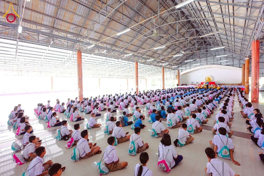 ภาพ No.274819:วันที่ 28 พฤศจิกายน พ.ศ. 2568 รวมพลังเด็กดี V-Star ผู้นำฟื้นฟูศีลธรรมโลก ประจำปี 2568 จังหวัดอุบลราชธานี ณ วัดป่าอุบลแก้ว อ.วารินชำราบ จ.อุบลราชธานี