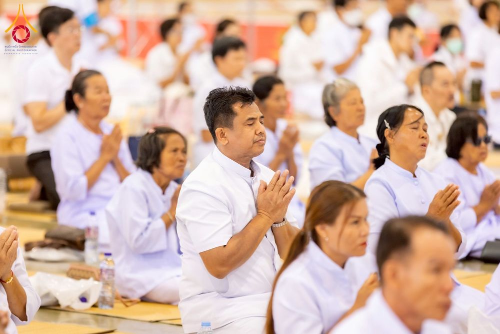 ภาพ No.277097:วันอาทิตย์ที่ 7 ธันวาคม พ.ศ. 2568 พิธีบูชาข้าวพระ ณ สภาธรรมกายสากล วัดพระธรรมกาย