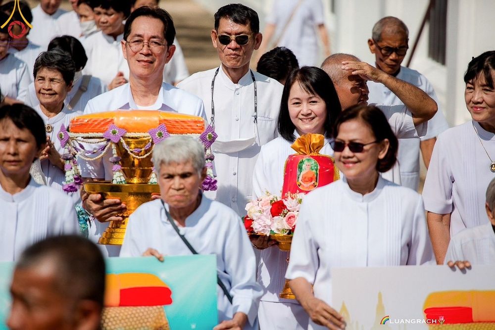 ภาพ No.171256:พิธีทอดกฐิน ณ วัดยางหัก จ.ราชบุรี ในโครงการกฐินสามัคคีทั่วไทย 30,000 วัด บูชาธรรม 80 ปี หลวงพ่อธัมมชโย โดยคณะศิษยานุศิษย์วัดพระธรรมกาย วันที่ 25 ตุลาคม พ.ศ. 2567